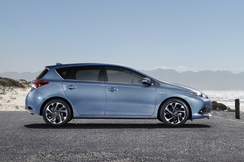 Toyota Auris Hybrid po liftingu Sklep z częściami